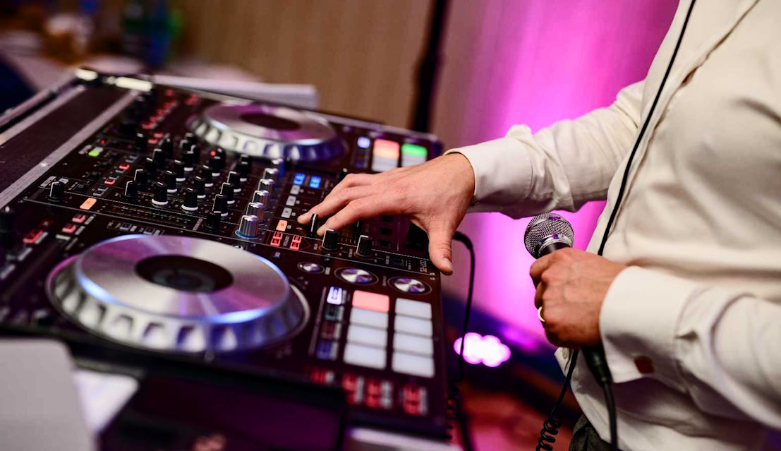 Building a DJ Setup on a Budget: Affordable Turntable Options