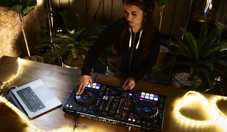 Essential Tips for Buying Your First DJ Turntable Setup